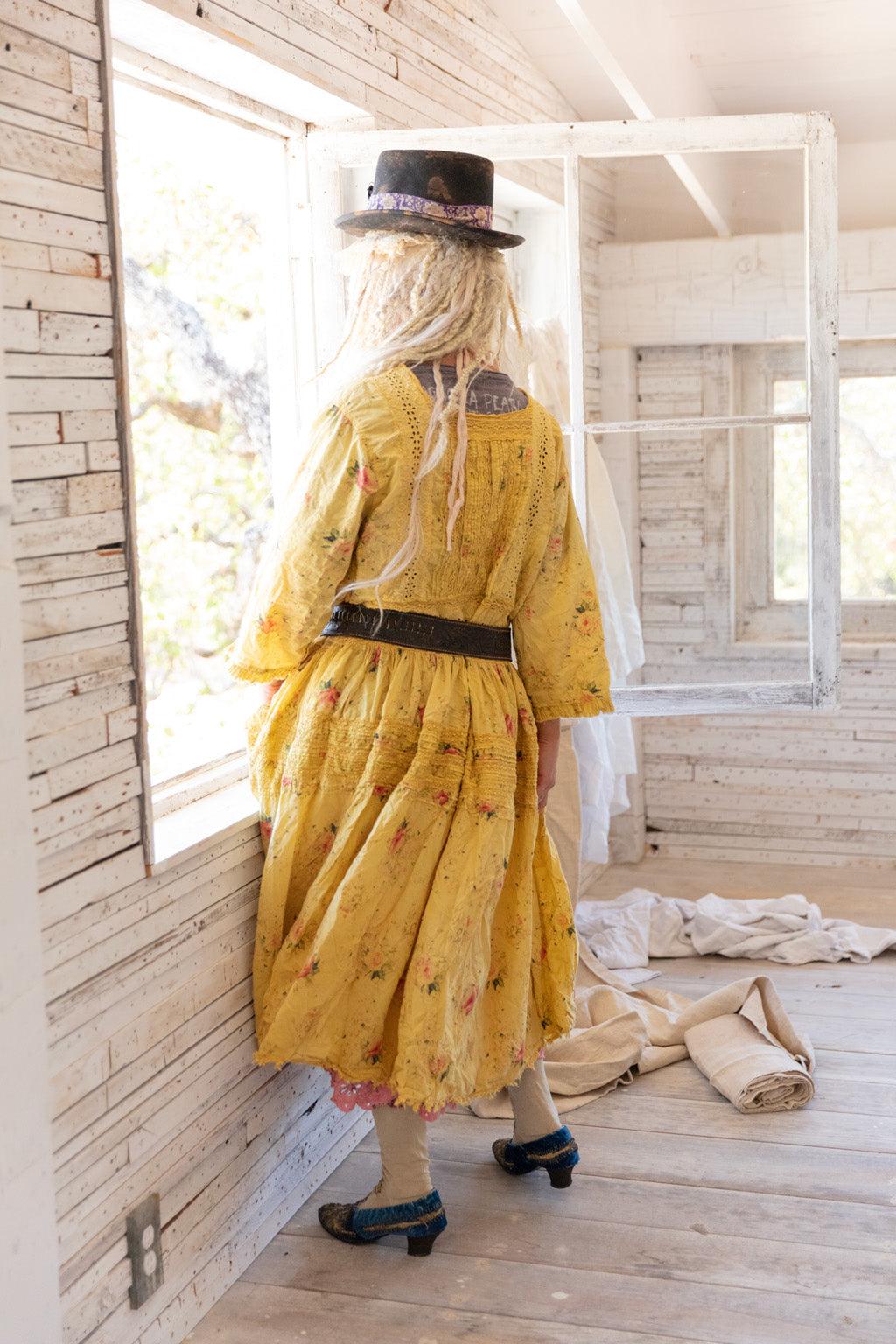 Magnolia Pearl Floral Raelle Dress 899 - Le Jaune Rose