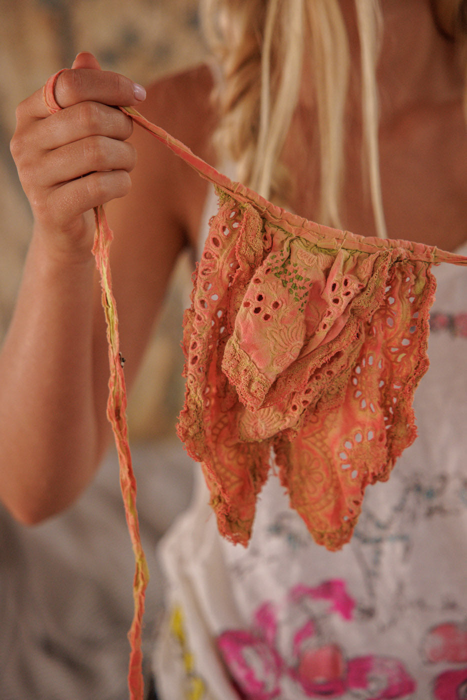 Magnolia Pearl Embroidered Fairen Jabot 196 - Orange Poppy