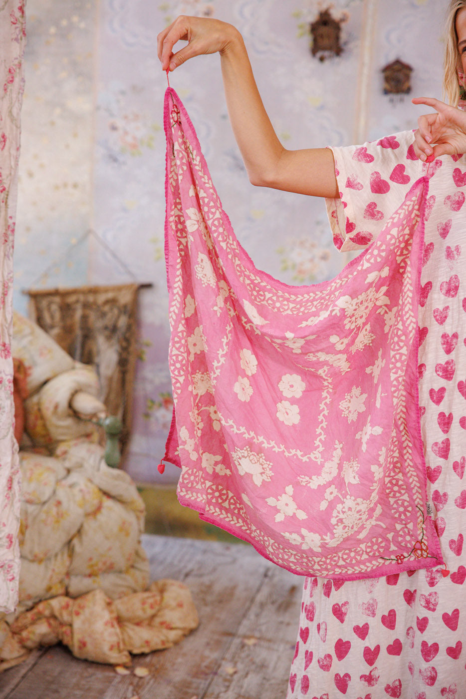 Magnolia Pearl Embroidered Drori Tassel Scarf 223 - Roza