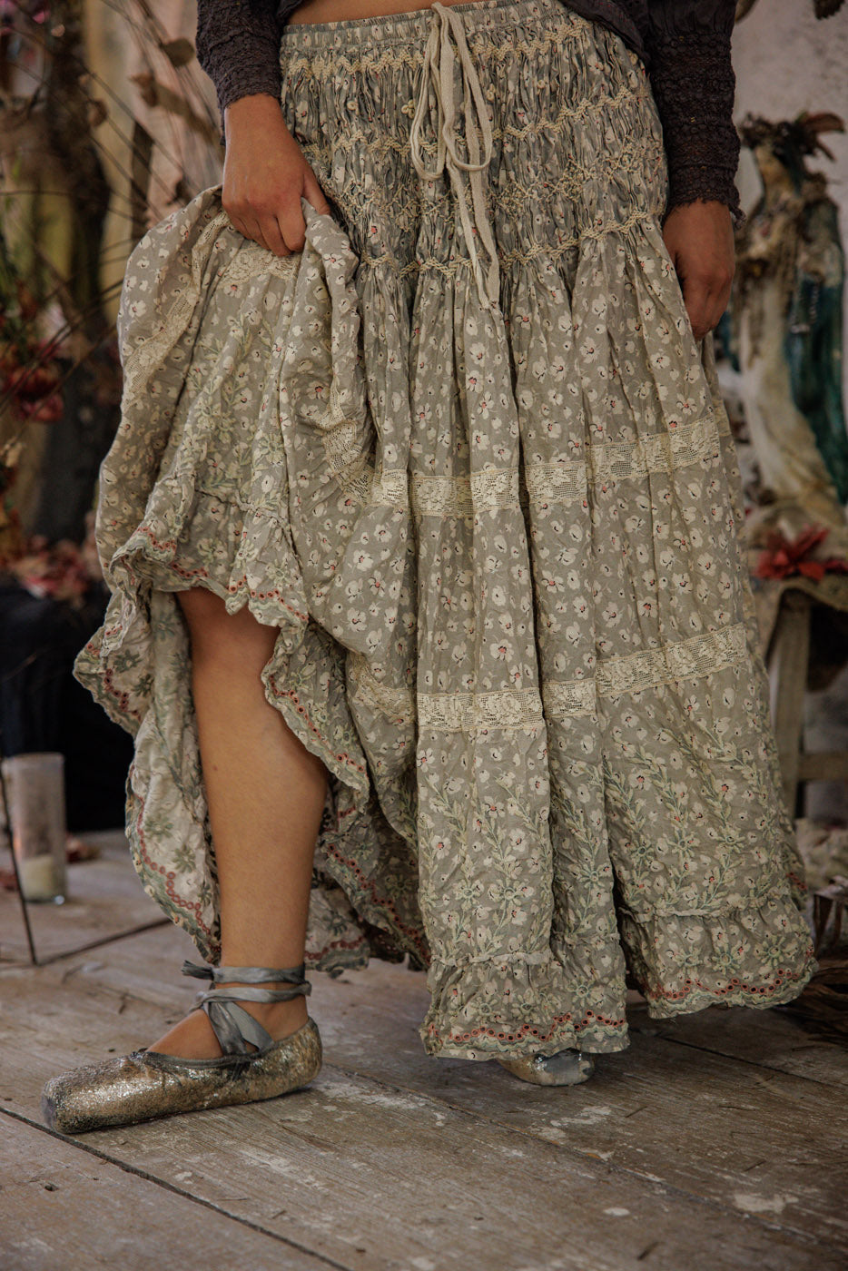 Magnolia Pearl Floral Chrystal Skirt 242 - Gypsophila