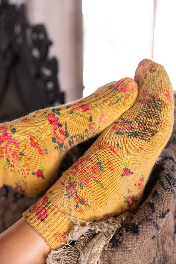 Magnolia Pearl Floral Lil' Dipper Socks 098 - Narita