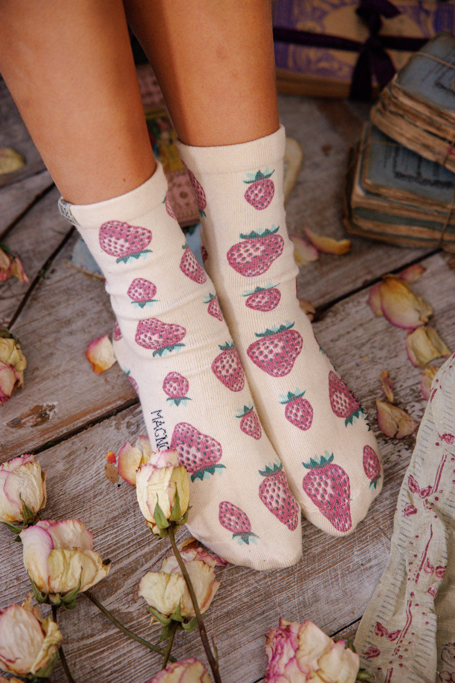 Magnolia Pearl Strawberry MP Socks 123 - Sweet Kiss