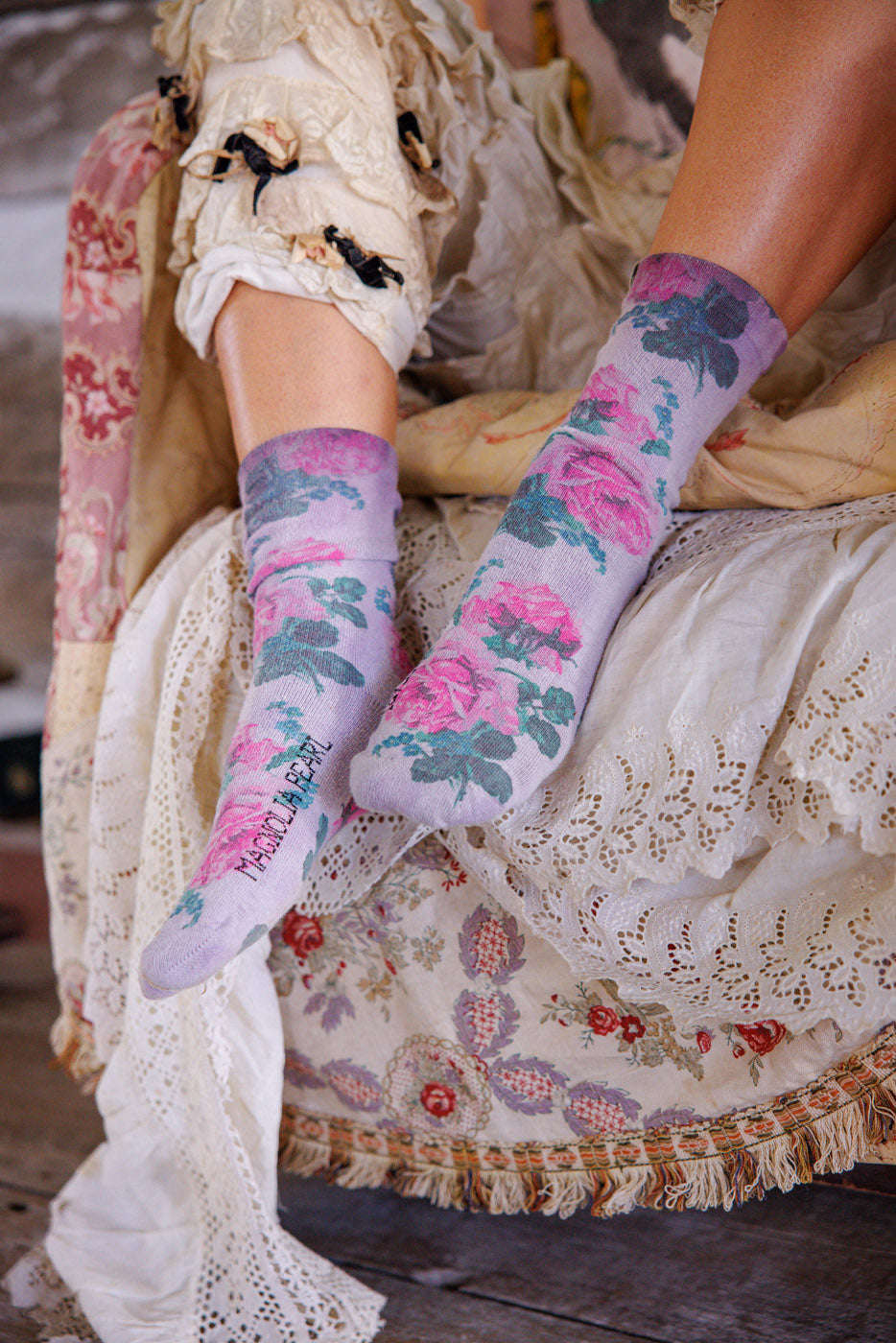 Magnolia Pearl Floral MP Socks 141 - Brioni Rose