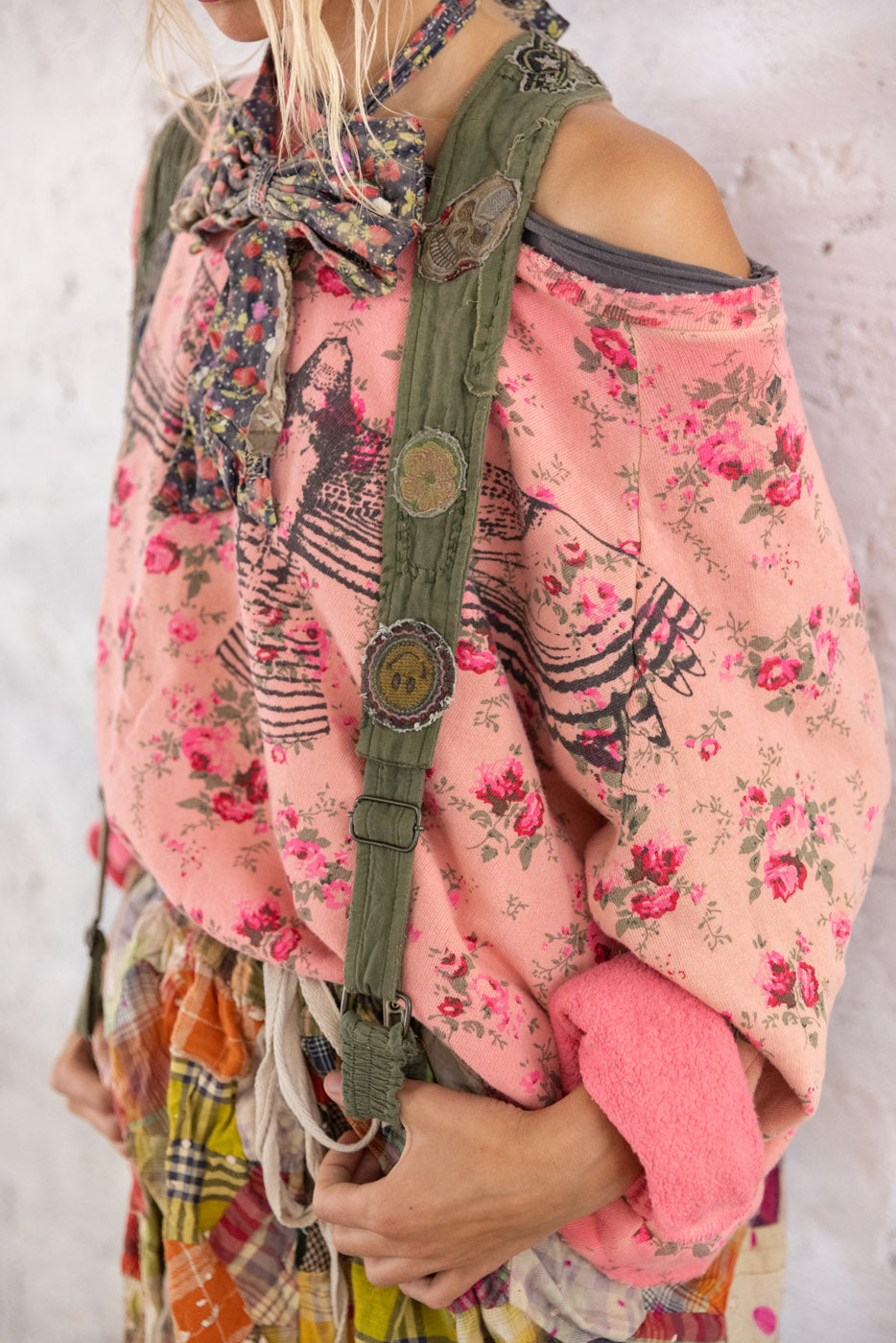 Magnolia Pearl Embroidered Patch Shae Suspender 024 - Peace