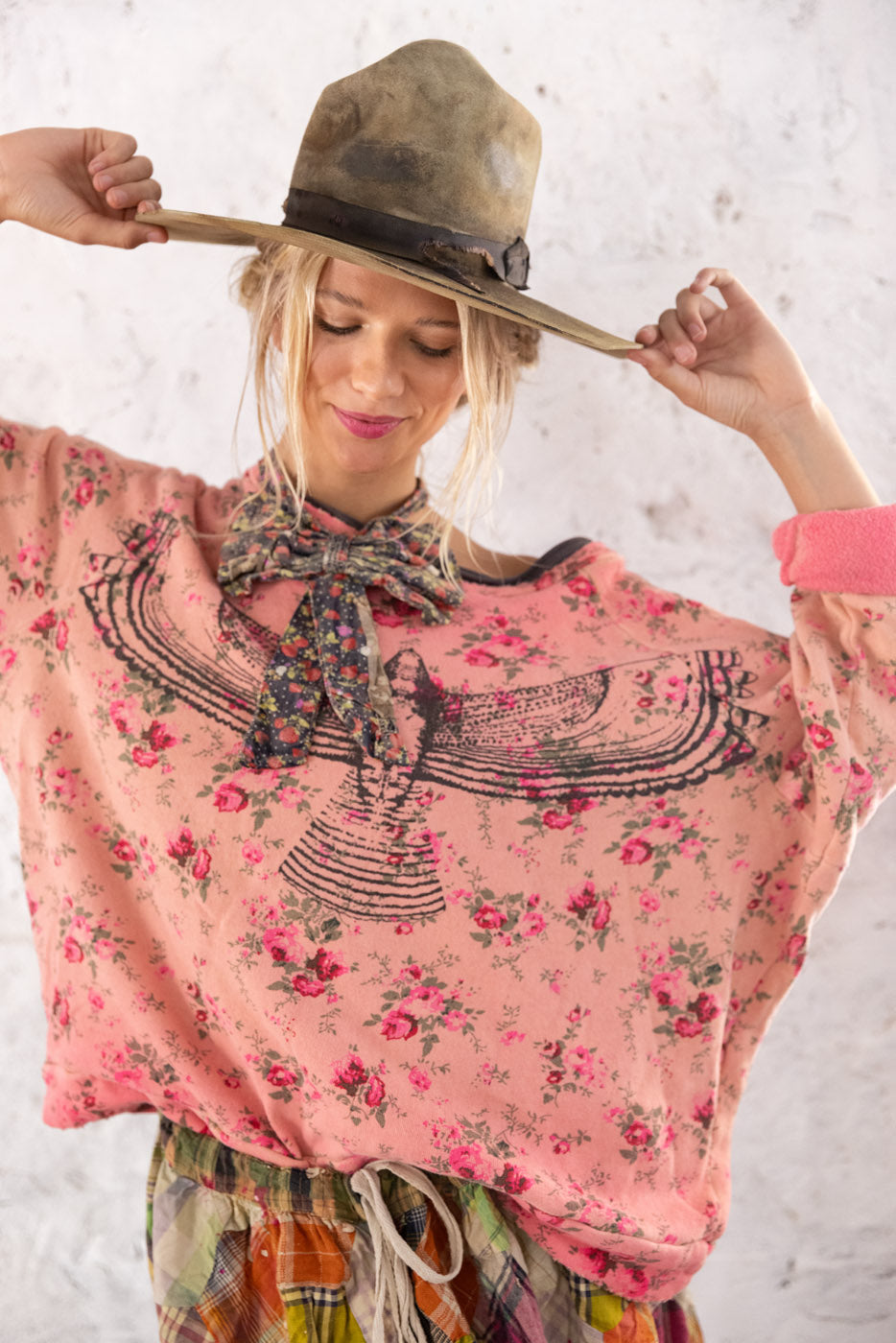 Magnolia Pearl Floral Hawk Richi Sweatshirt 1746 - Azalea Floral