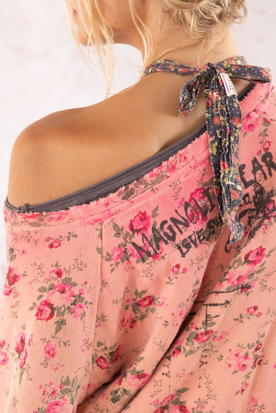 Magnolia Pearl Floral Hawk Richi Sweatshirt 1746 - Azalea Floral