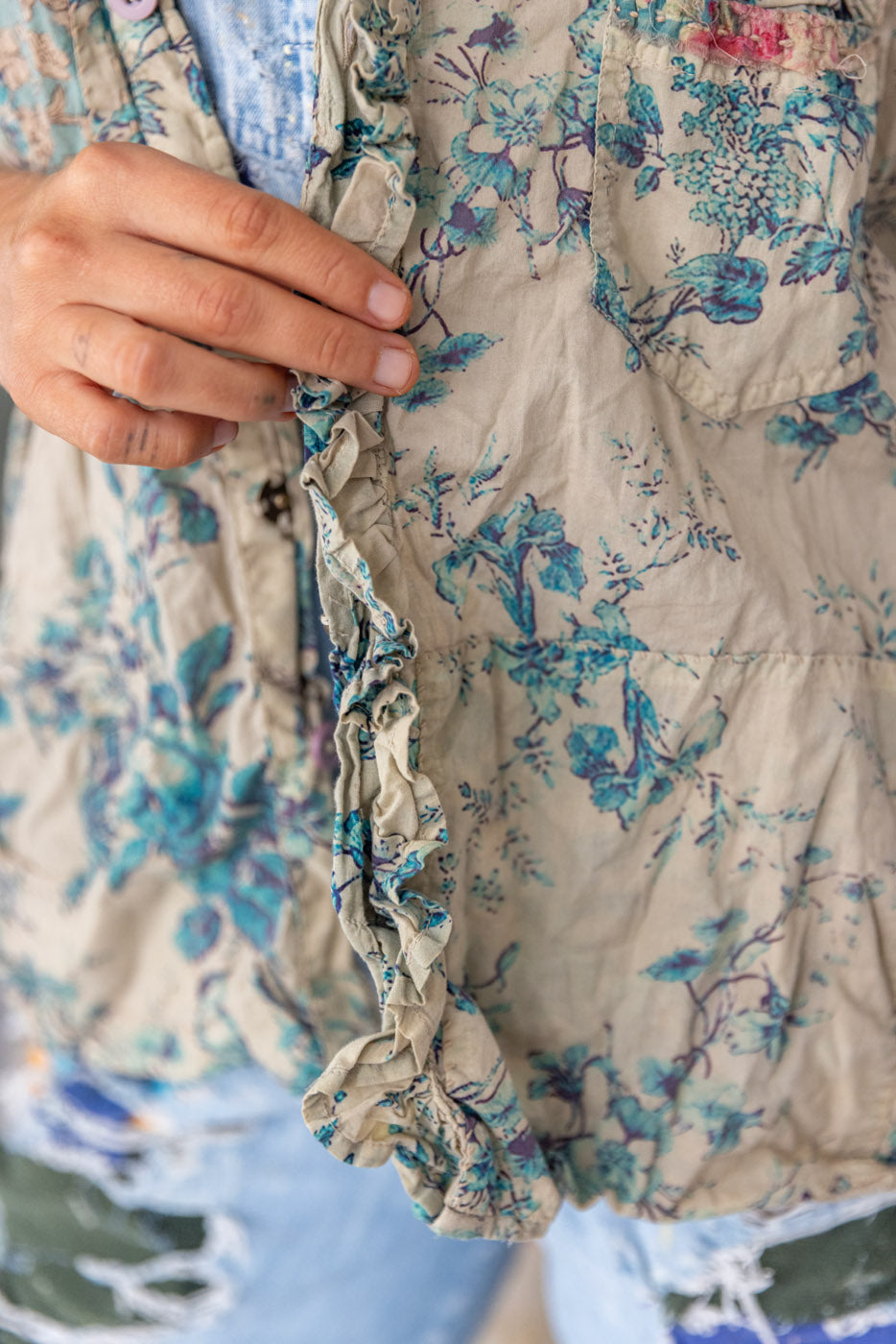 Magnolia Pearl Idgy Ruffle Shirt 2161 - Hope