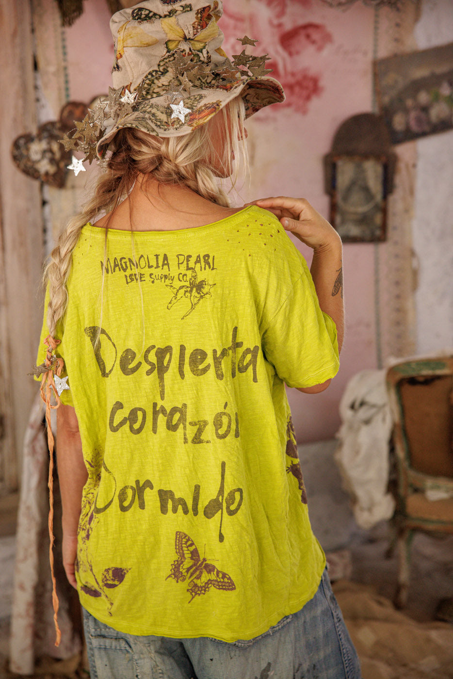 Magnolia Pearl Butterfly Despierta Corazón Tee 2309 - Krewe