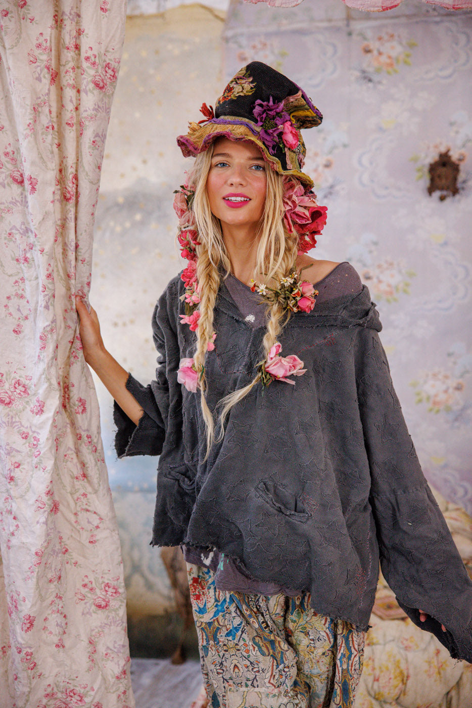 Magnolia Pearl Star Appliqué Fritza Hoodie 2399 - Twilight