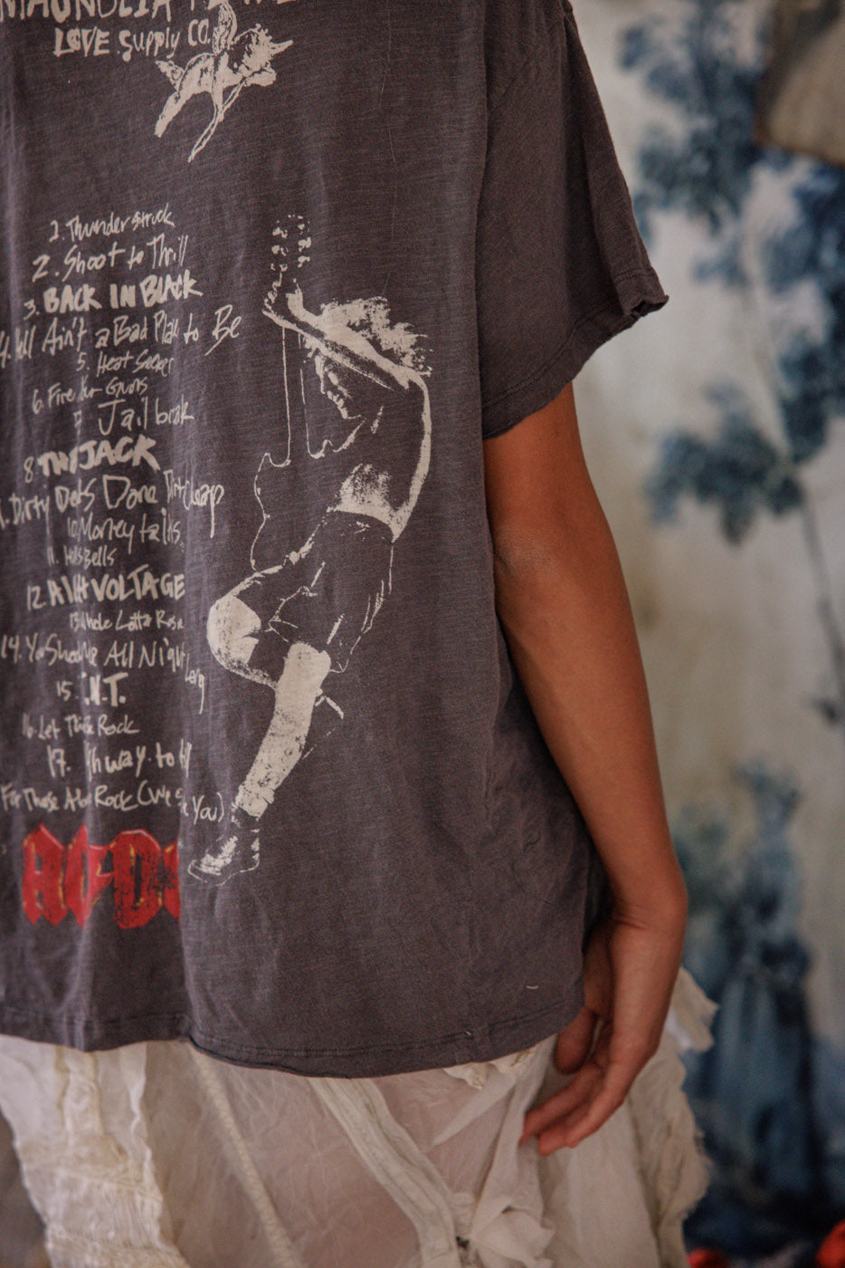 Magnolia Pearl AC/DC Live At Donington Tee 2684 - Ozzy