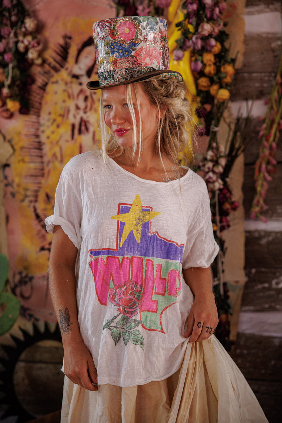 Magnolia Pearl Blue Eyes Willie Nelson Tee 2846 - True