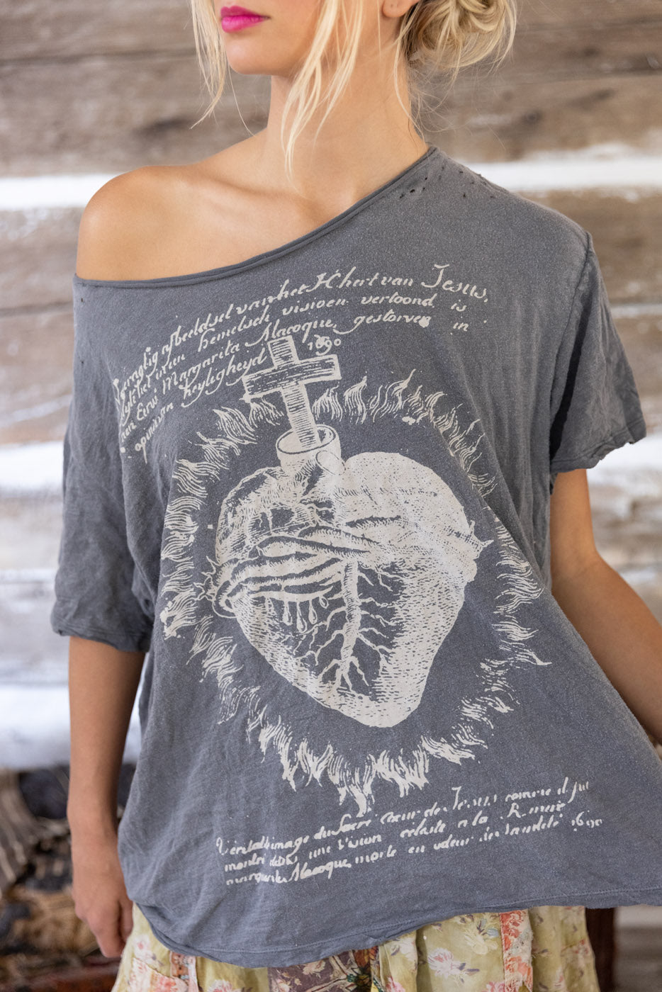 Magnolia Pearl Faithful Heart Tee 947 - Ozzy