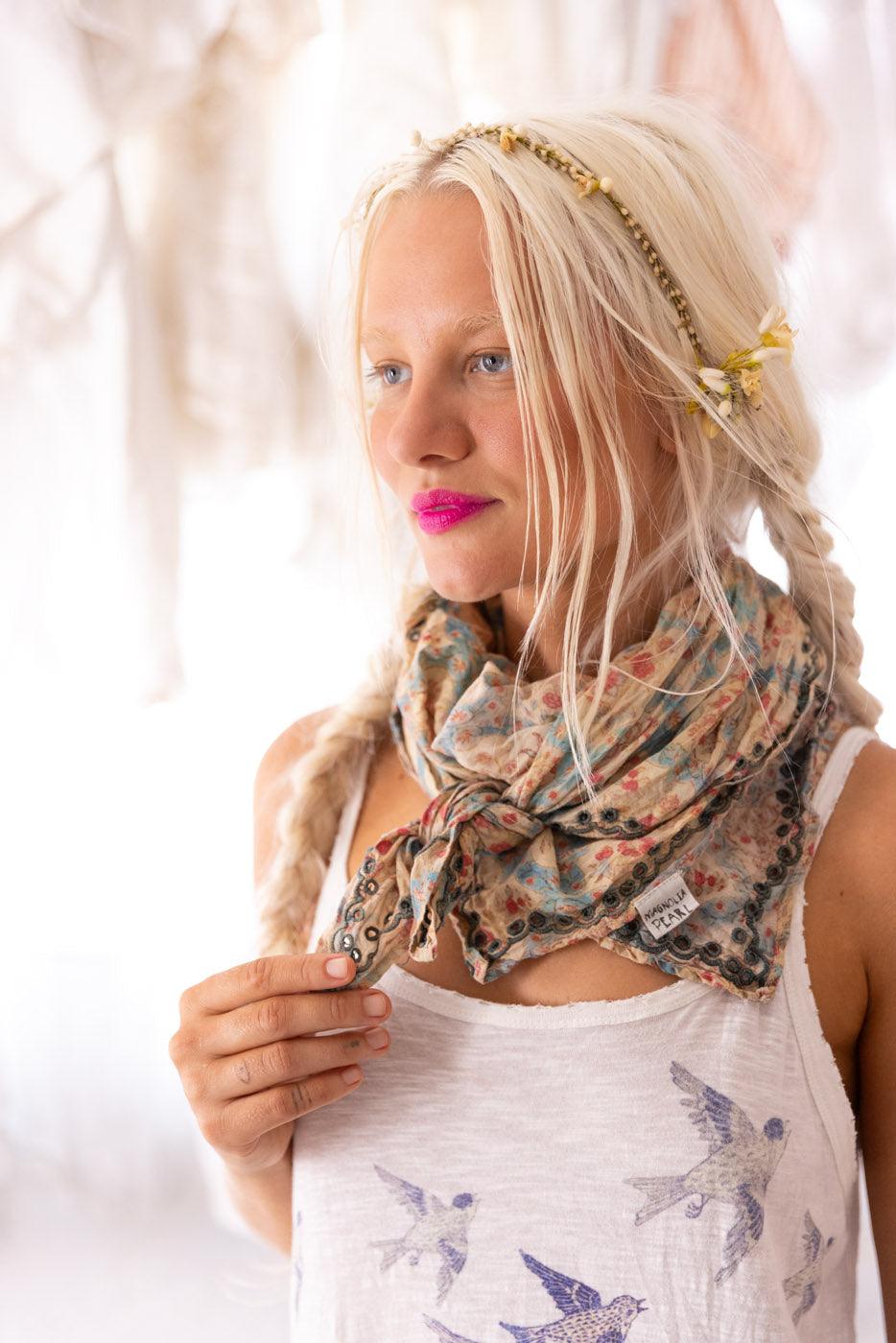 Scallop Edge Era Scarf 205 - Cassia