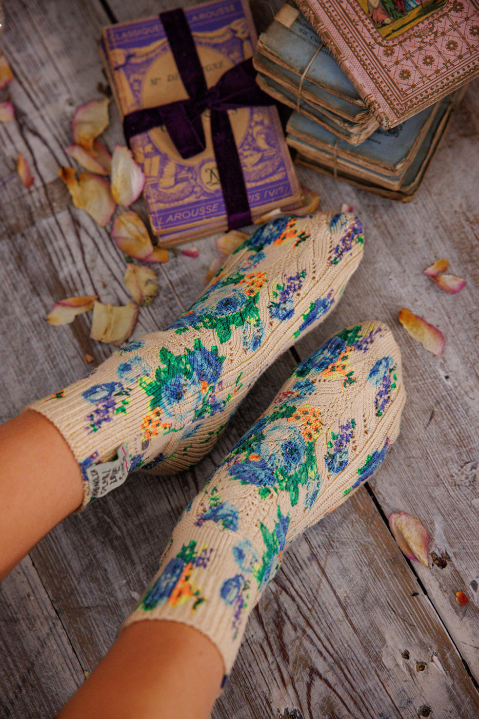 Magnolia Pearl Floral Lil' Dipper Socks 098 - Lisette