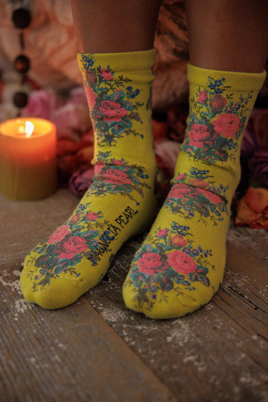Magnolia Pearl Floral Socks 141 - Curley
