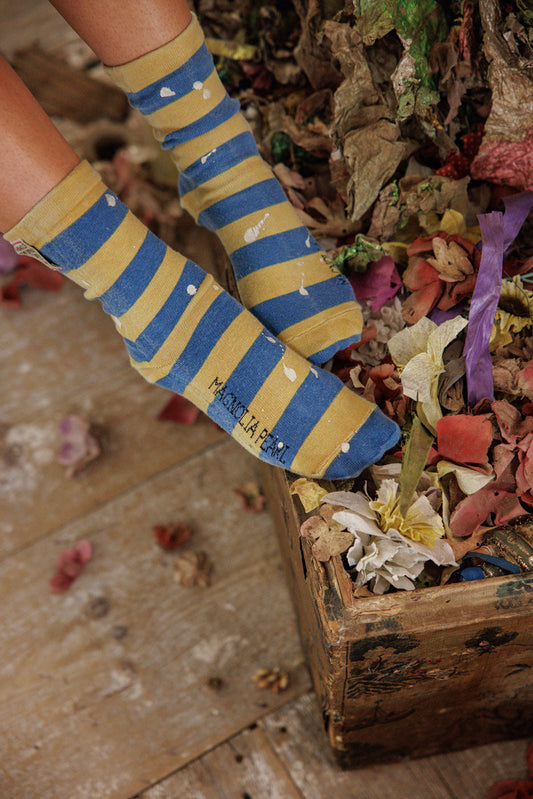 Magnolia Pearl Art Class MP Socks 164 - Bananas in Pyjamas