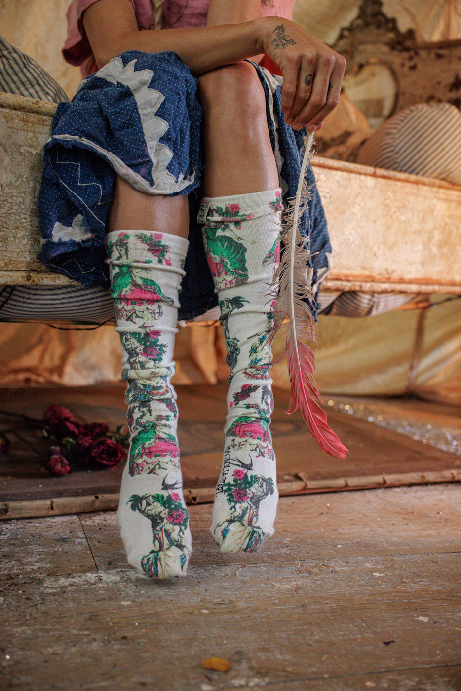 Magnolia Pearl La Dame Verte OTK Socks 225 - Marquise