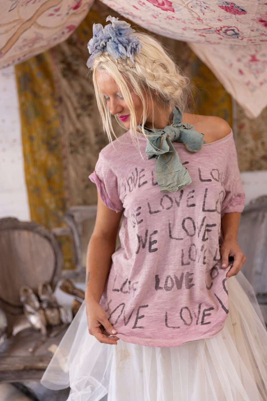 Magnolia Pearl Love Amor Tee 1944 - Purple Boba