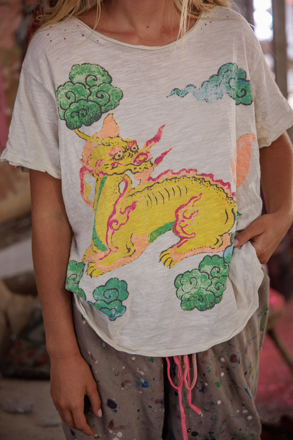 Magnolia Pearl Yeats Magic Dragon Tee 2664 - Moonlight