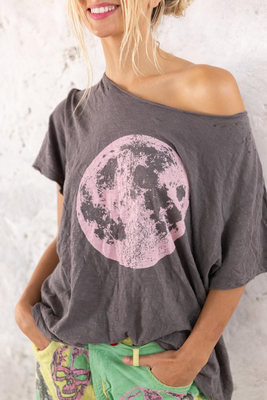 Magnolia Pearl Strawberry Moon Tee 800 - Ozzy